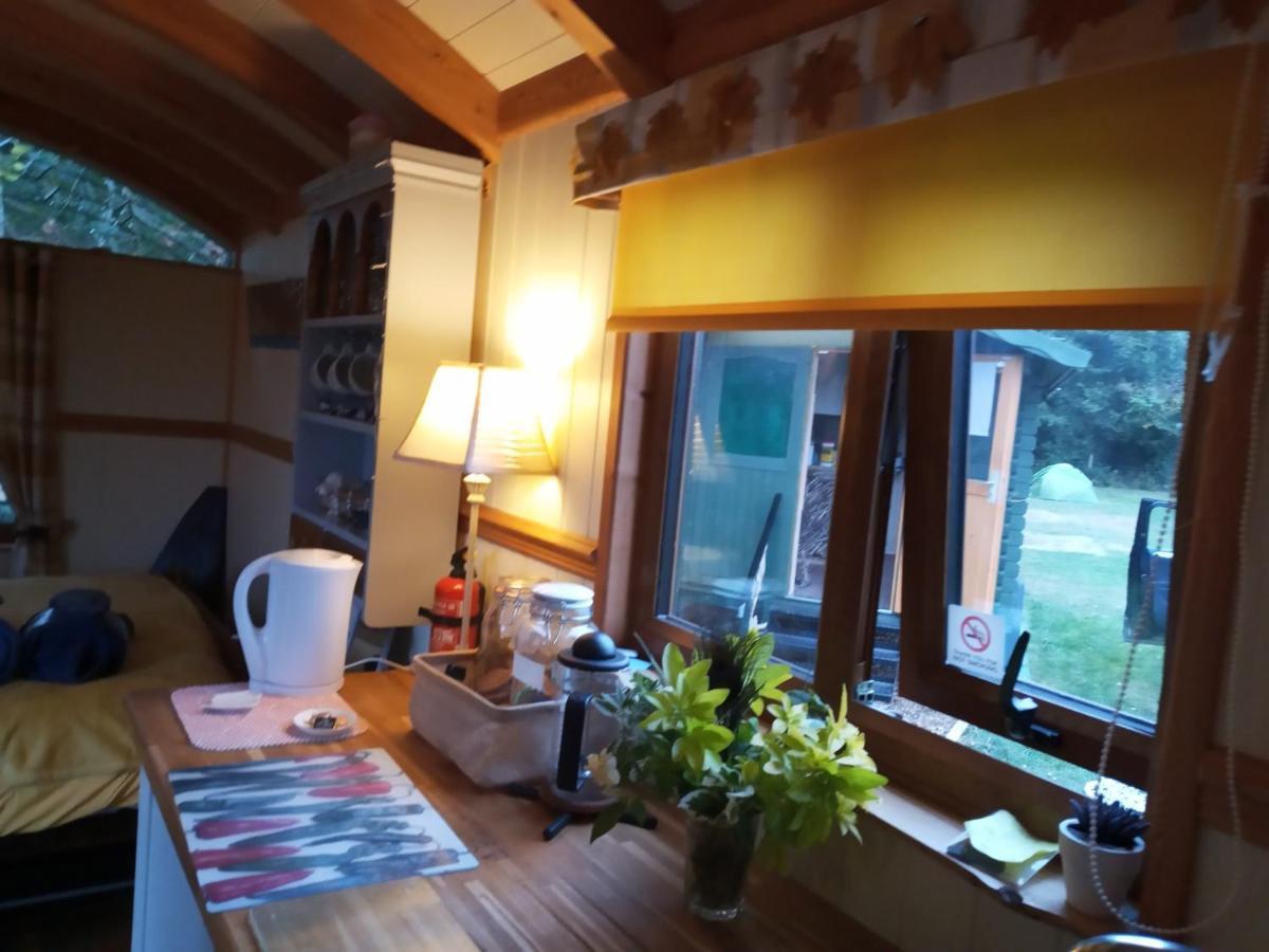 Glamping Malvern Shepherd Hut Exterior photo