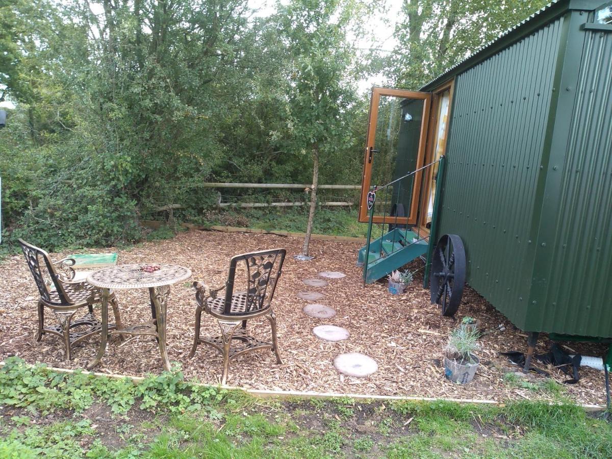 Glamping Malvern Shepherd Hut Hotel Exterior photo